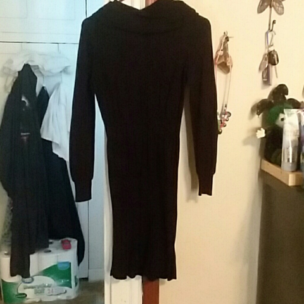 Dress - Picture 2 of 3